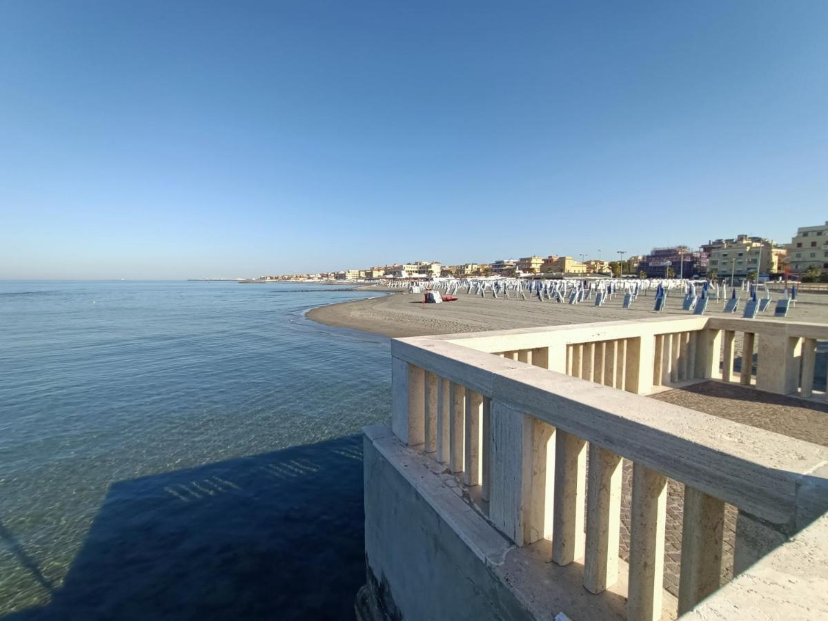Come A Casa Pretty Apartment Lido di Ostia Bagian luar foto